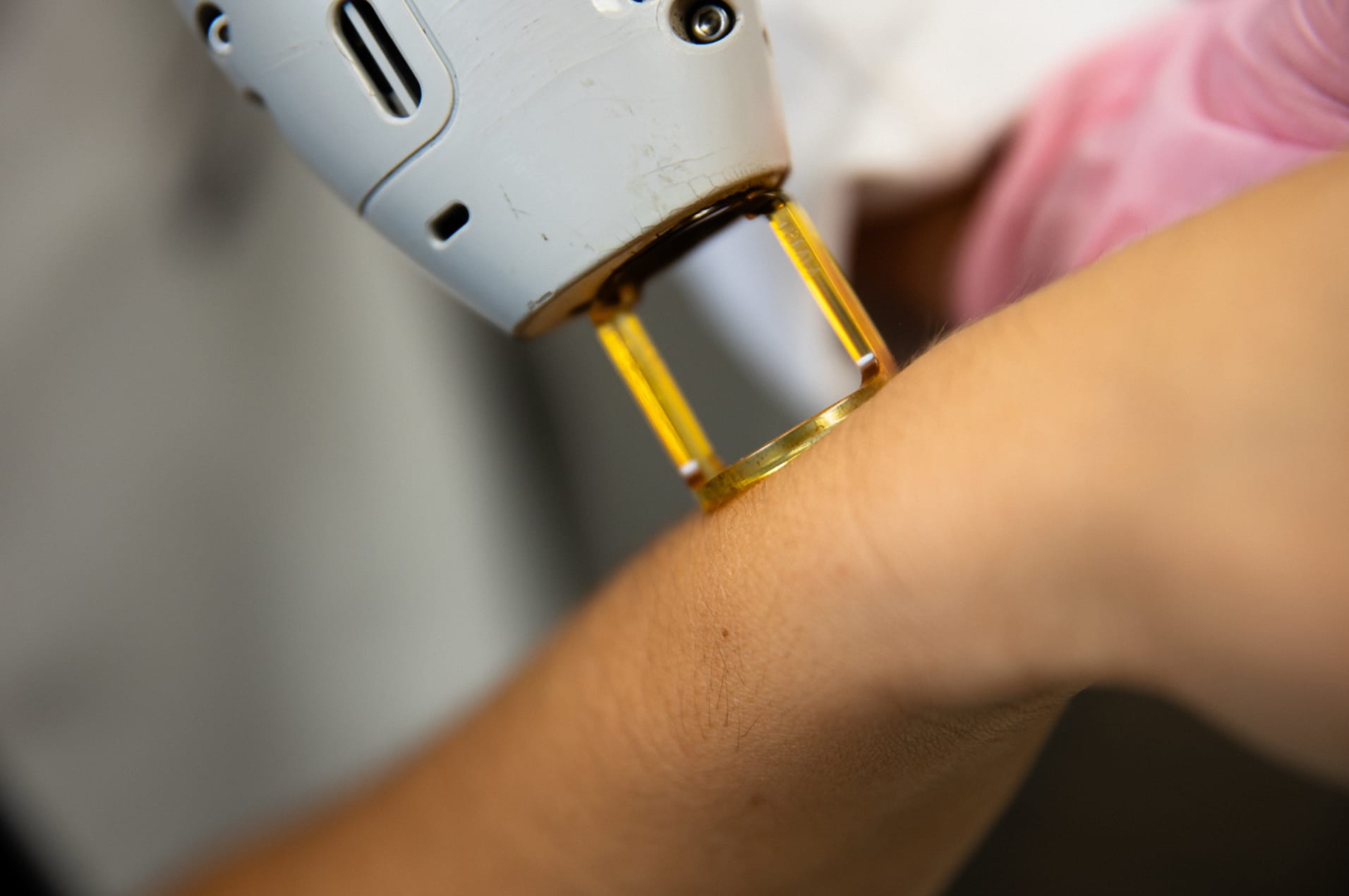 Woman and doctor diring treatment